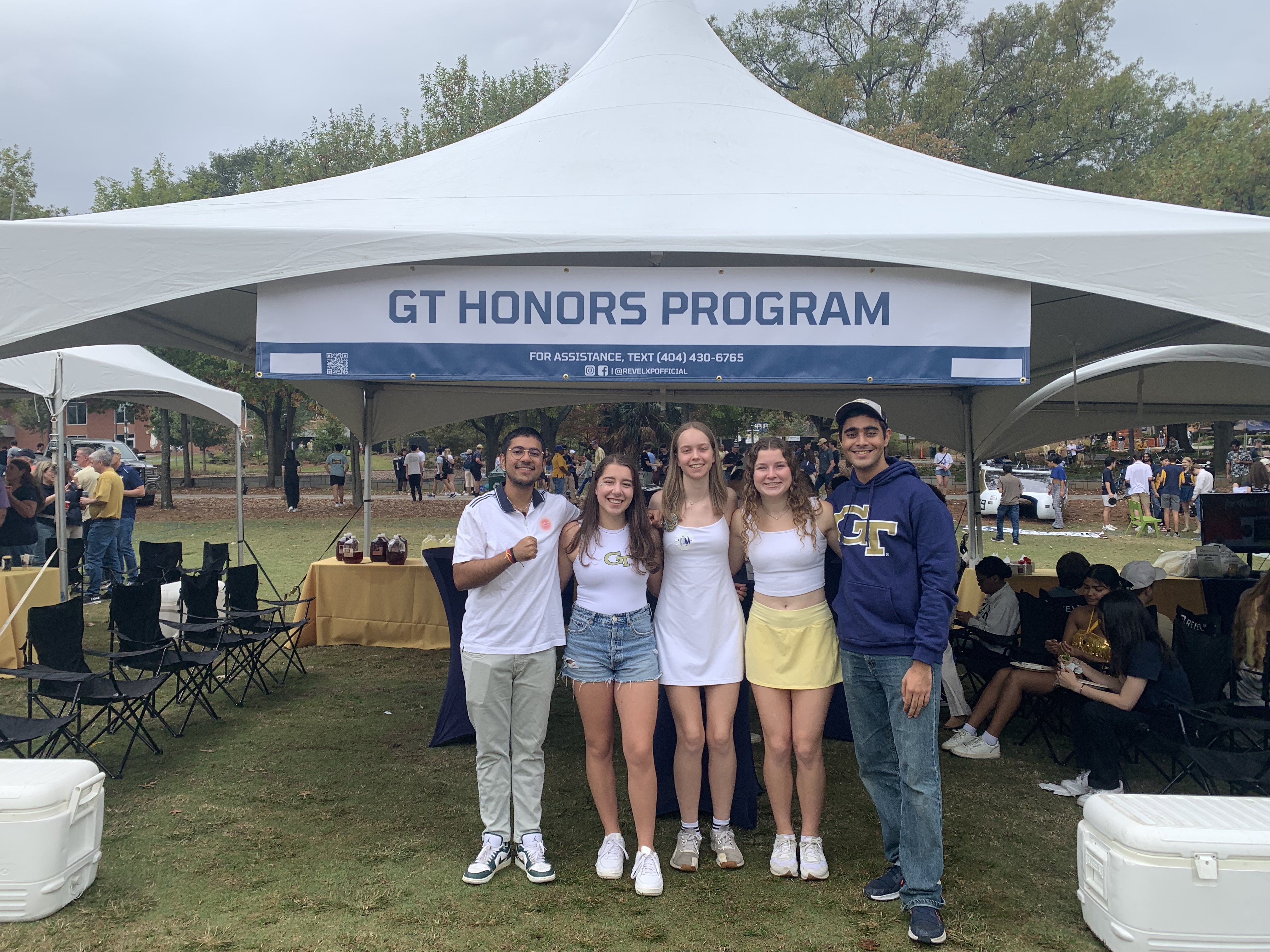 Honors Program students at the 2024 Homecoming tailgate.